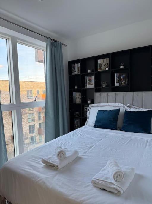 Modern 2 Bed Flat In Ealing